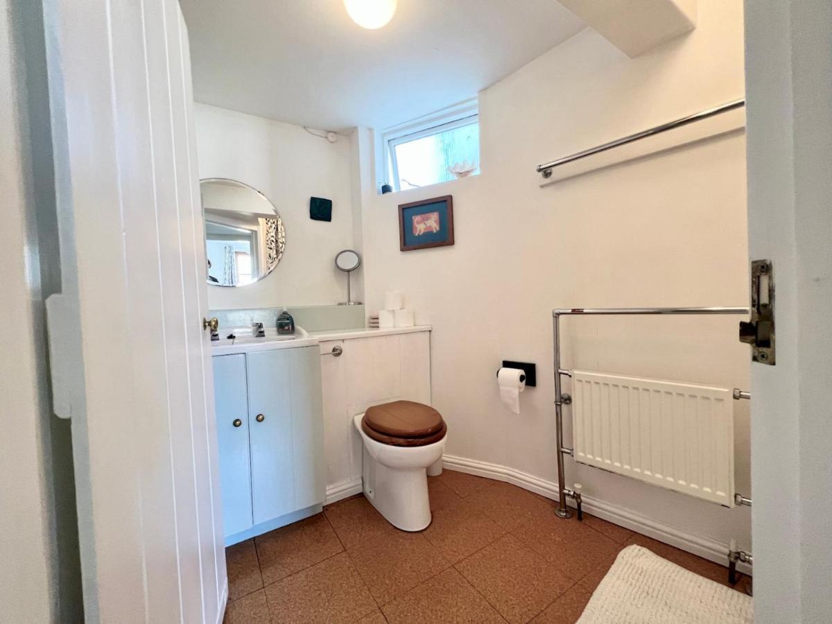 Pass The Keys 64 Church Street Characterful 2-Bed Cottage In The Heart Of Town Kingsbridge  Esterno foto