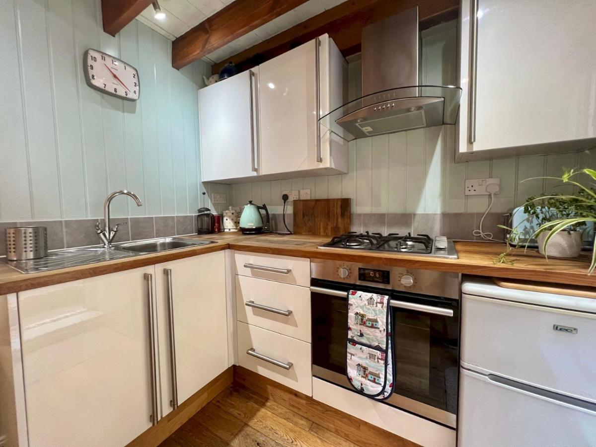 Pass The Keys 64 Church Street Characterful 2-Bed Cottage In The Heart Of Town Kingsbridge  Esterno foto