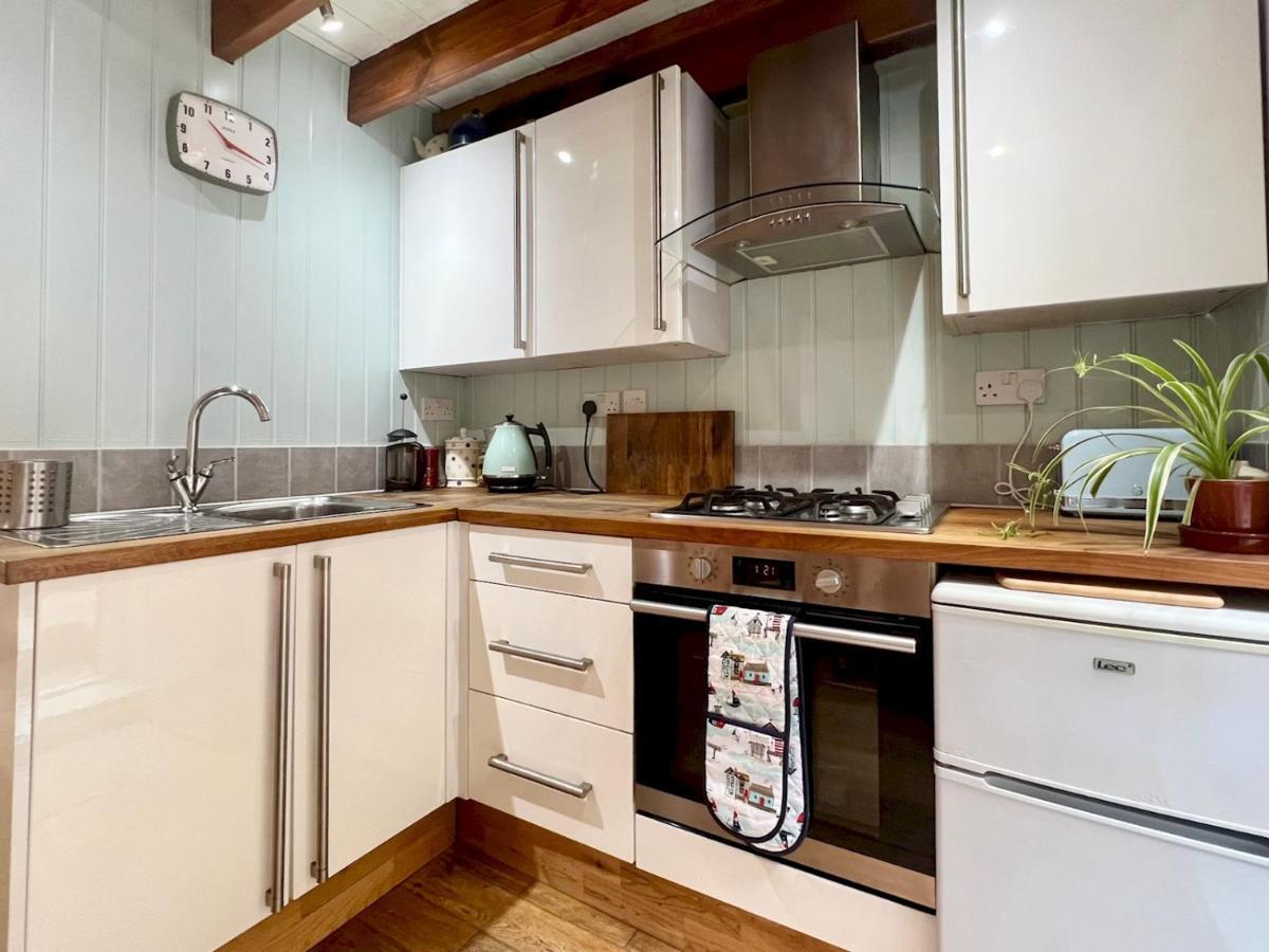 Pass The Keys 64 Church Street Characterful 2-Bed Cottage In The Heart Of Town Kingsbridge  Esterno foto